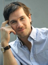 Luke MacFarlane D.R