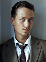 Tom Schilling D.R