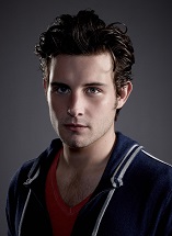 Nico Tortorella D.R