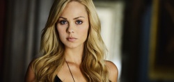 Bitten - Avis sur les débuts de la série de loups-garous avec Laura Vandervoort