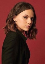 Dafne Keen D.R