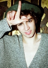 Robert Sheehan D.R