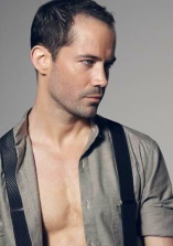 Emmanuel Moire D.R