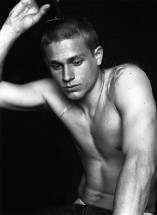 Charlie Hunnam D.R