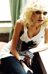 Taylor Momsen D.R