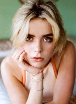 Kiernan Shipka D.R