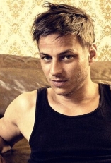 Tom Wlaschiha D.R