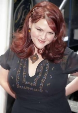 Sara Rue D.R