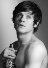Iwan Rheon D.R