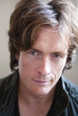 Toby Stephens D.R