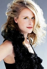 Mamie Gummer D.R