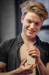 Freddie Fox D.R