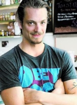 Joel Kinnaman D.R